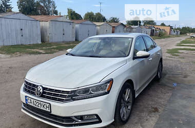 Седан Volkswagen Passat 2016 в Черкасах