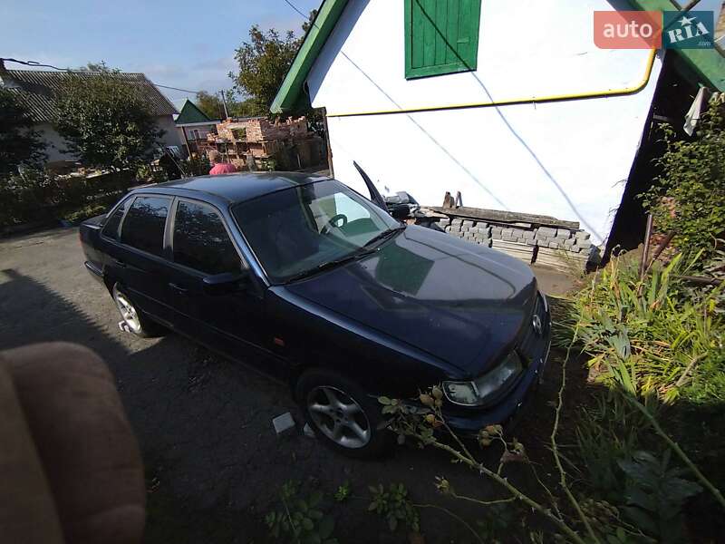 Седан Volkswagen Passat 1994 в Львове