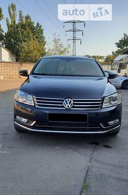 Універсал Volkswagen Passat 2012 в Києві