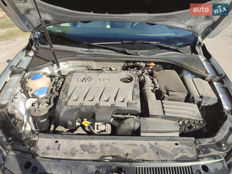 Седан Volkswagen Passat 2013 в Виннице