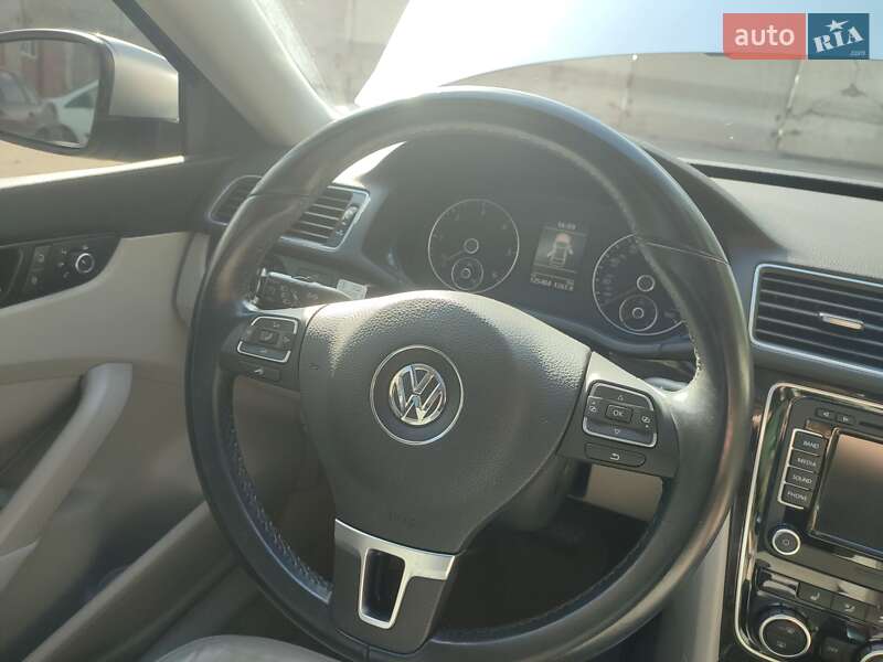 Седан Volkswagen Passat 2013 в Виннице