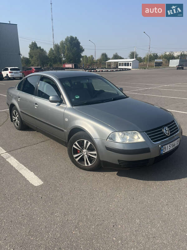 Седан Volkswagen Passat 2002 в Чернівцях