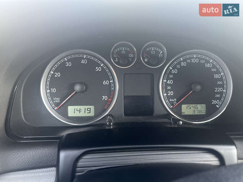 Седан Volkswagen Passat 2002 в Чернівцях
