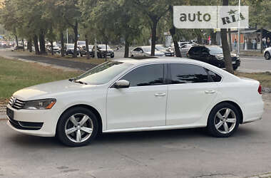 Седан Volkswagen Passat 2012 в Киеве