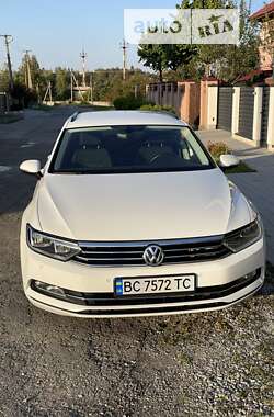 Универсал Volkswagen Passat 2017 в Львове