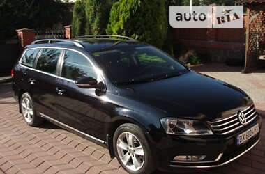 Універсал Volkswagen Passat 2011 в Хмельницькому