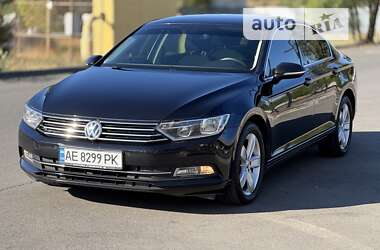 Седан Volkswagen Passat 2015 в Дніпрі