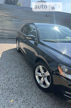 Седан Volkswagen Passat 2012 в 