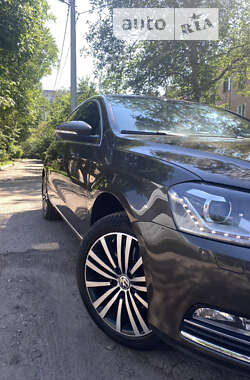 Седан Volkswagen Passat 2012 в Черкассах