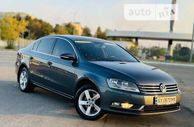 Седан Volkswagen Passat 2012 в Харкові