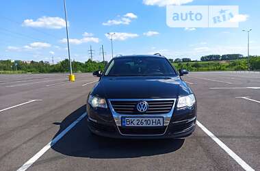 Универсал Volkswagen Passat 2008 в Ровно