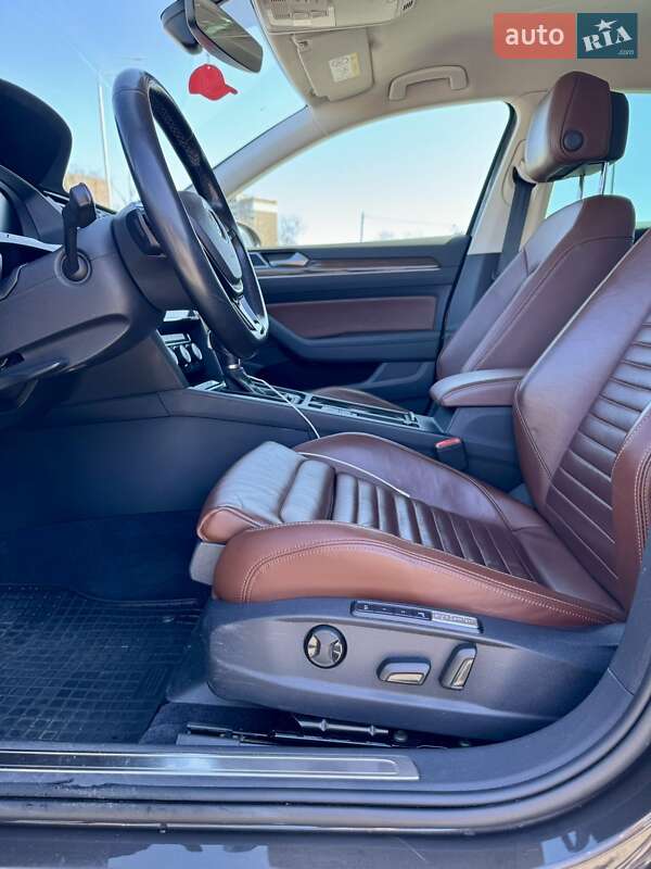 Седан Volkswagen Passat 2017 в Киеве