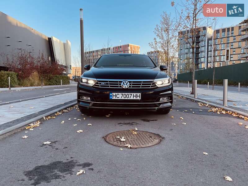 Универсал Volkswagen Passat 2018 в Киеве