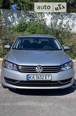 Седан Volkswagen Passat 2012 в Ужгороді