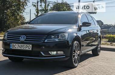 Універсал Volkswagen Passat 2012 в Львові