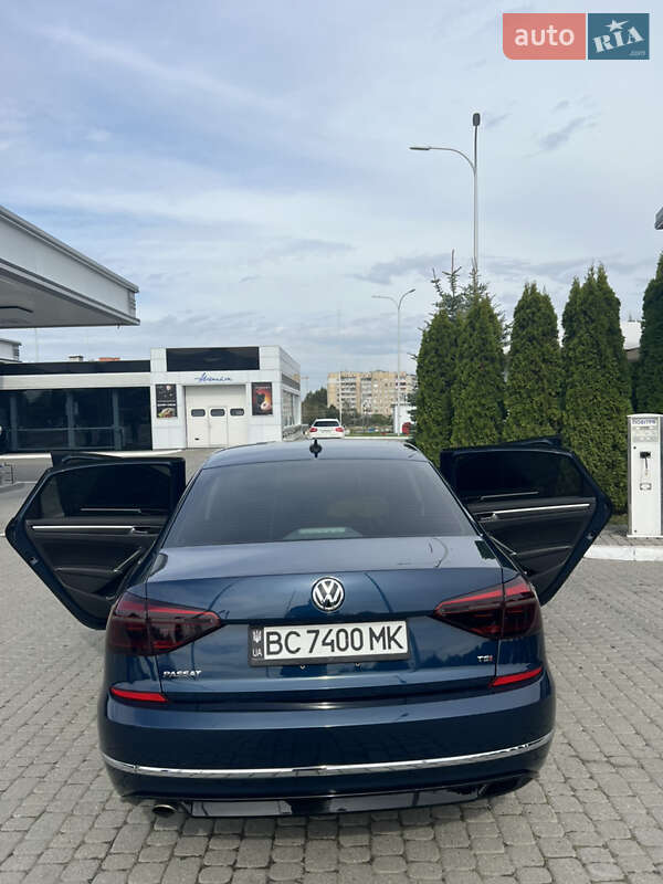 Седан Volkswagen Passat 2018 в Мостиске