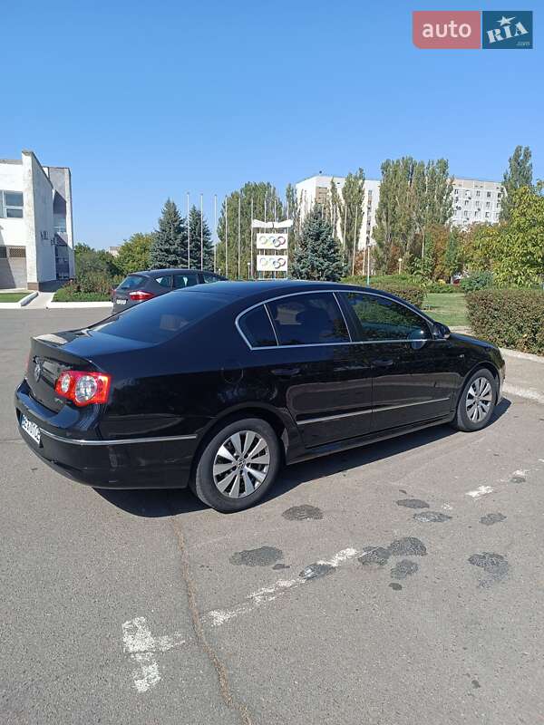 Седан Volkswagen Passat 2010 в Южноукраинске