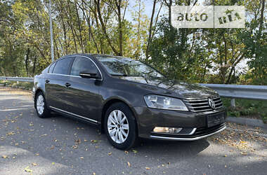 Седан Volkswagen Passat 2012 в Хмельницком