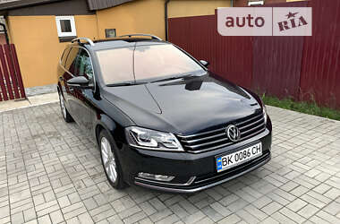 Універсал Volkswagen Passat 2012 в Рівному