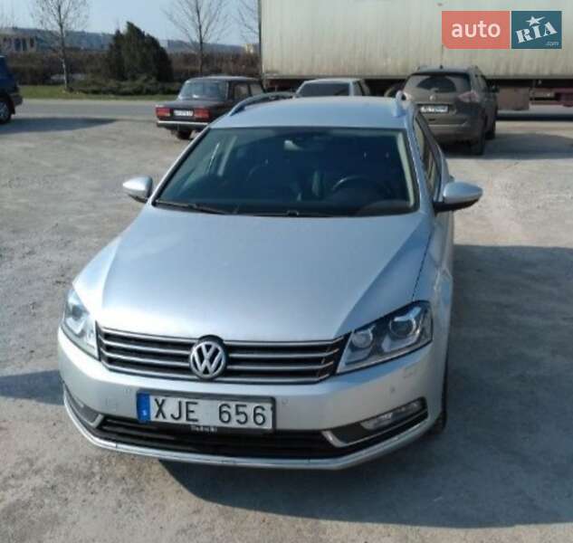 Універсал Volkswagen Passat 2012 в Києві