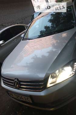 Универсал Volkswagen Passat 2012 в Днепре