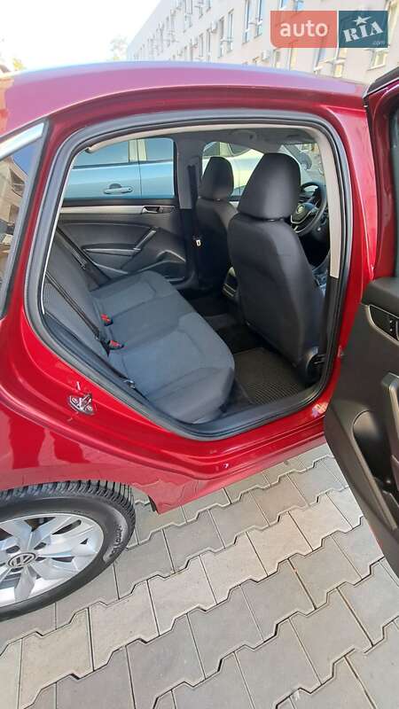 Седан Volkswagen Passat 2017 в Одессе