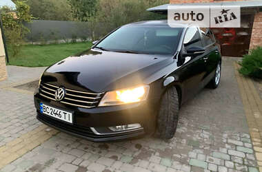 Седан Volkswagen Passat 2014 в Львові