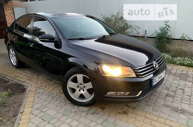 Седан Volkswagen Passat 2014 в Львові