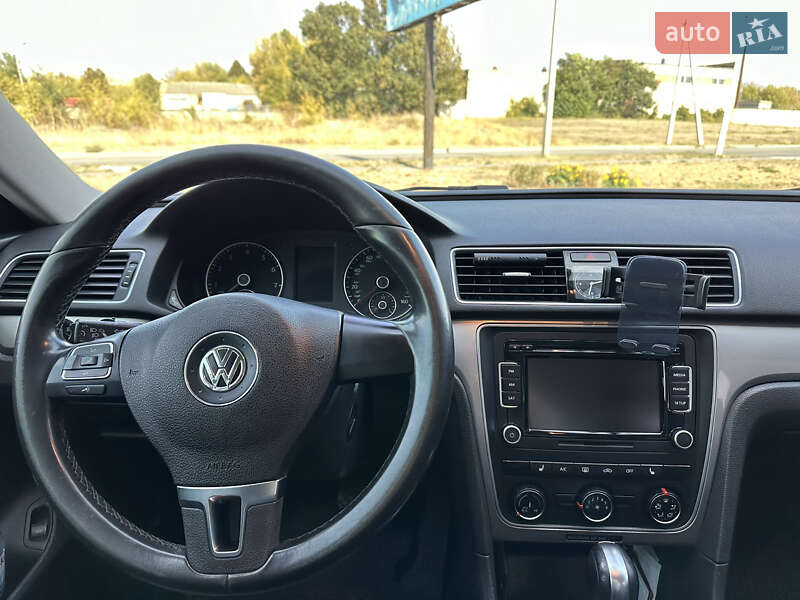 Седан Volkswagen Passat 2015 в Николаеве