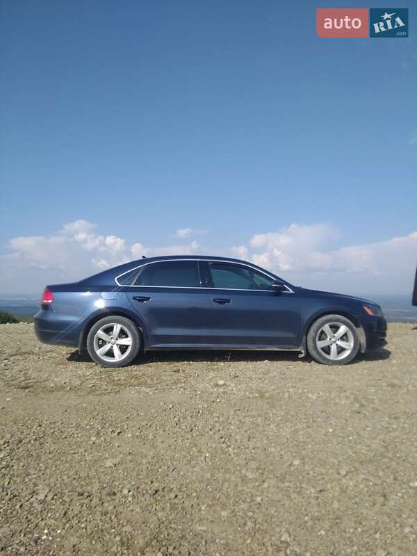 Седан Volkswagen Passat 2013 в Львове