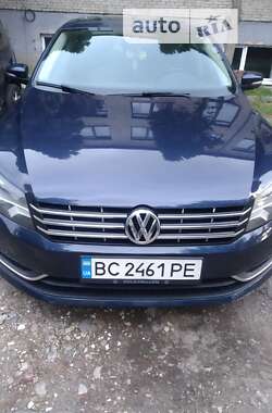 Седан Volkswagen Passat 2013 в Львові