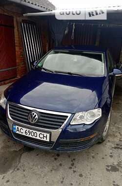 Седан Volkswagen Passat 2005 в Луцке