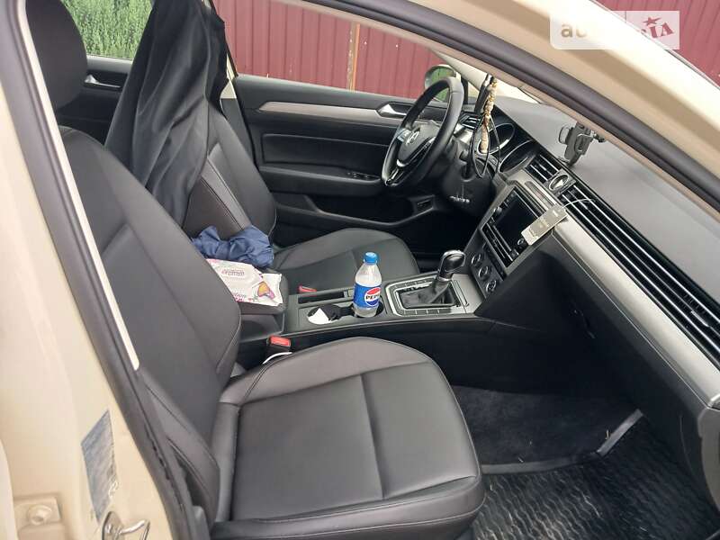 Универсал Volkswagen Passat 2017 в Житомире