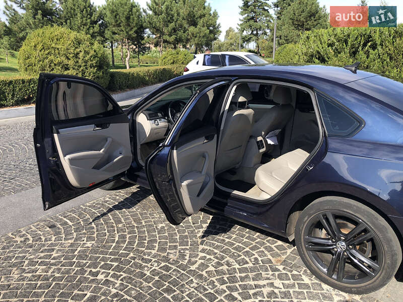 Седан Volkswagen Passat 2013 в Днепре