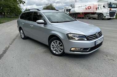 Універсал Volkswagen Passat 2012 в Конотопі