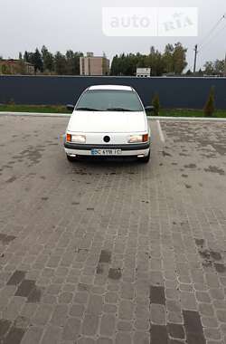 Седан Volkswagen Passat 1993 в Червонограді