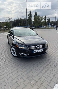 Седан Volkswagen Passat 2012 в Киеве