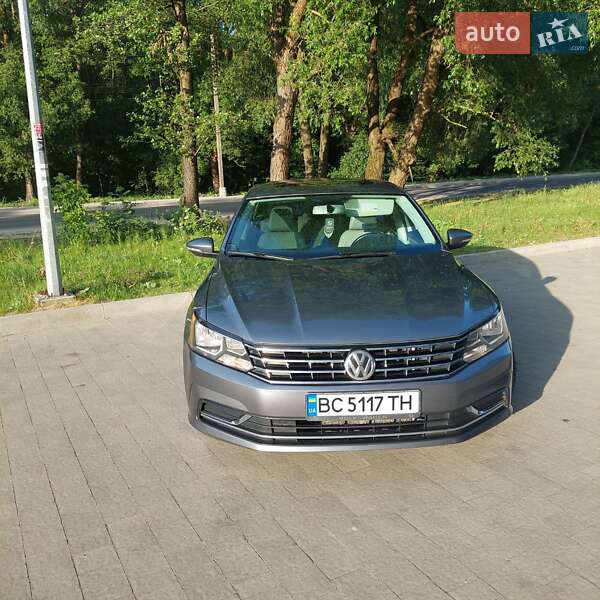 Седан Volkswagen Passat 2018 в Новояворовске