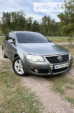 Седан Volkswagen Passat 2007 в Житомирі