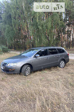 Універсал Volkswagen Passat 2005 в Охтирці