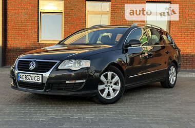 Універсал Volkswagen Passat 2010 в Луцьку