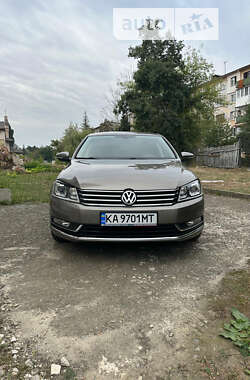 Седан Volkswagen Passat 2011 в Києві