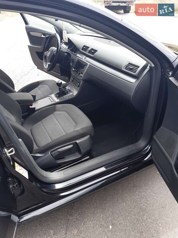 Универсал Volkswagen Passat 2011 в Лохвице фото 13 Универсал Volkswagen Passat 2011 в Лохвице