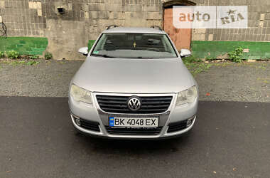 Универсал Volkswagen Passat 2008 в Корце