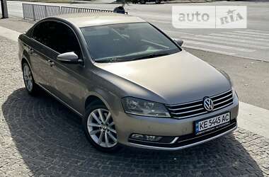 Седан Volkswagen Passat 2013 в Днепре