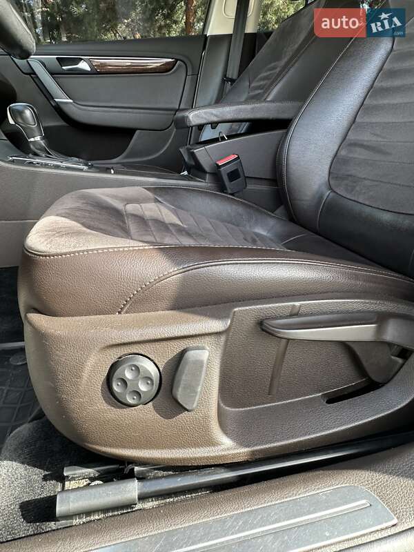 Седан Volkswagen Passat 2013 в Дніпрі
