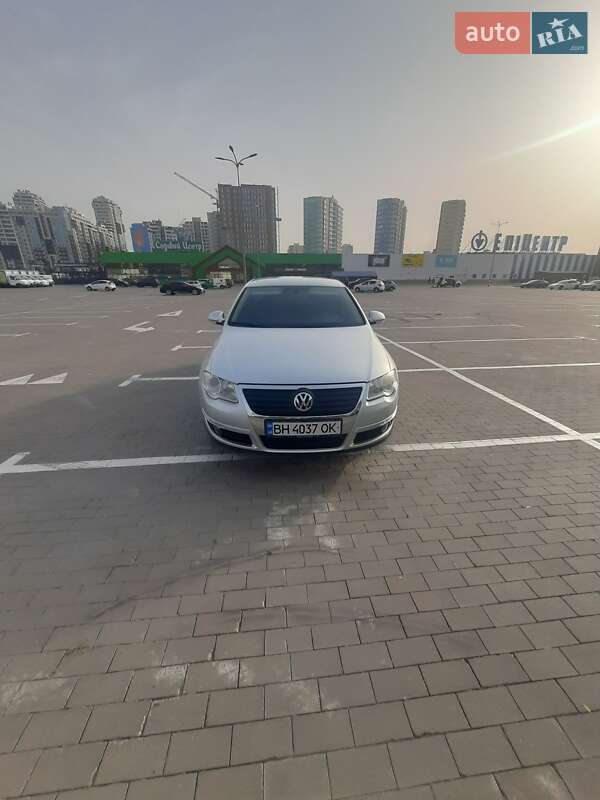 Седан Volkswagen Passat 2008 в Одессе