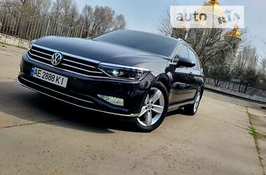 Универсал Volkswagen Passat 2019 в Днепре