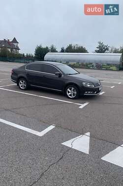 Седан Volkswagen Passat 2011 в Львові