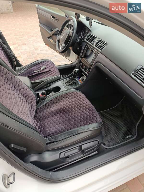Седан Volkswagen Passat 2013 в Кременчуці